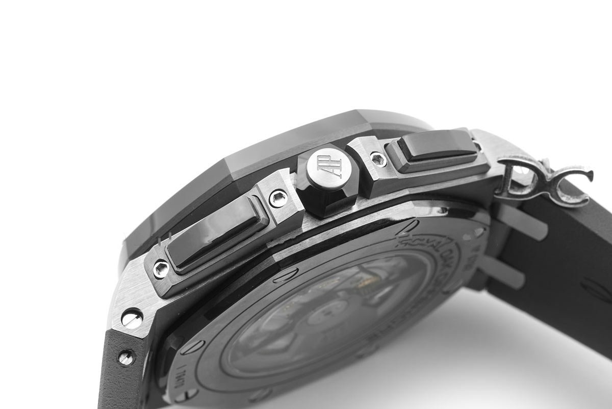 Royal Oak Offshore Novelty 44mm Titanium 26400IO SIHH