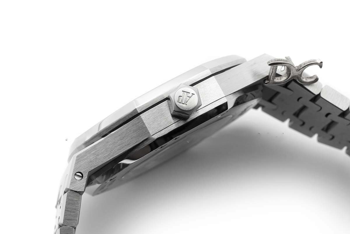 Royal Oak 15400 Steel White Dial