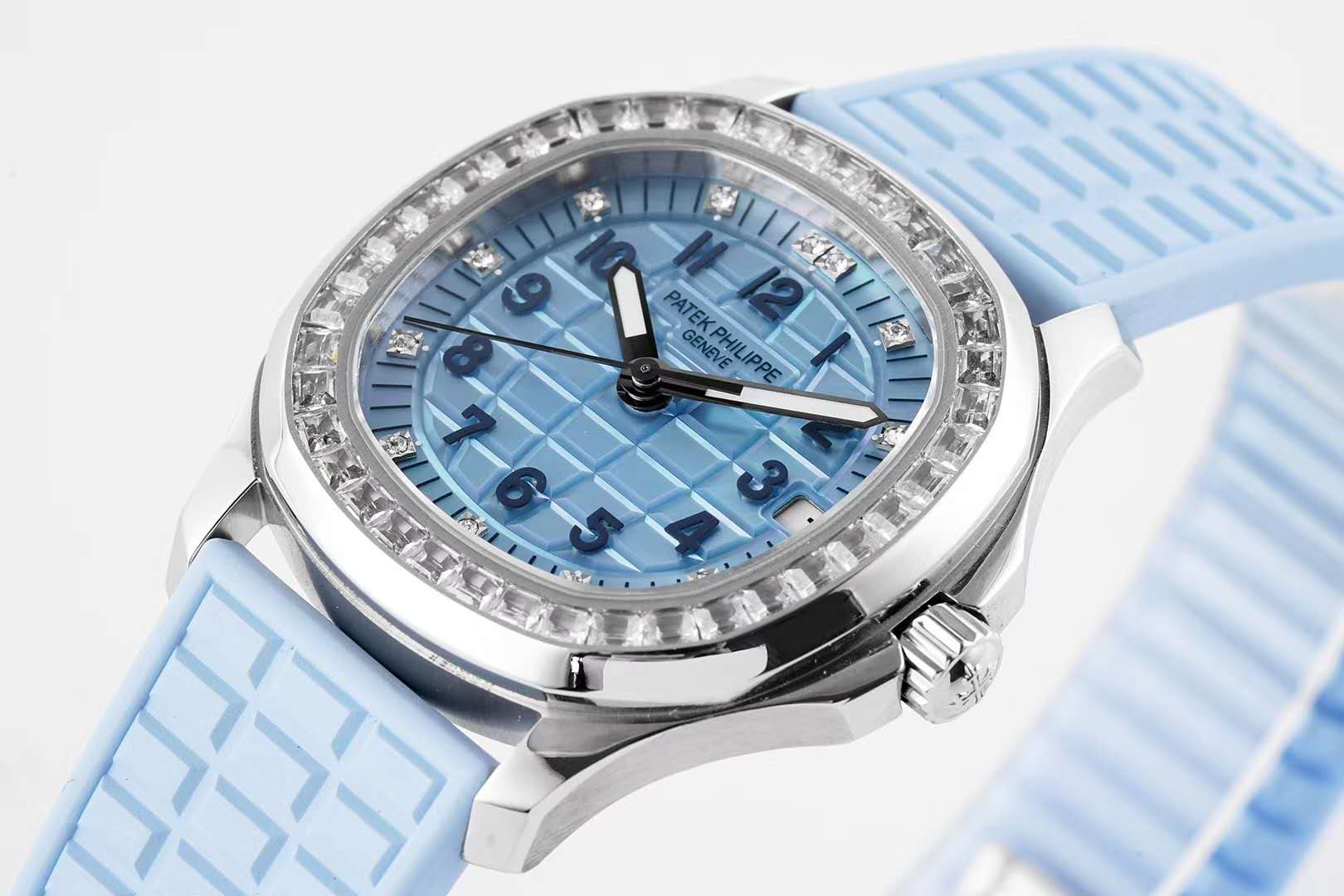 Aquanaut Luce 5072G-001 Blue MOP Dial in Grey Gold