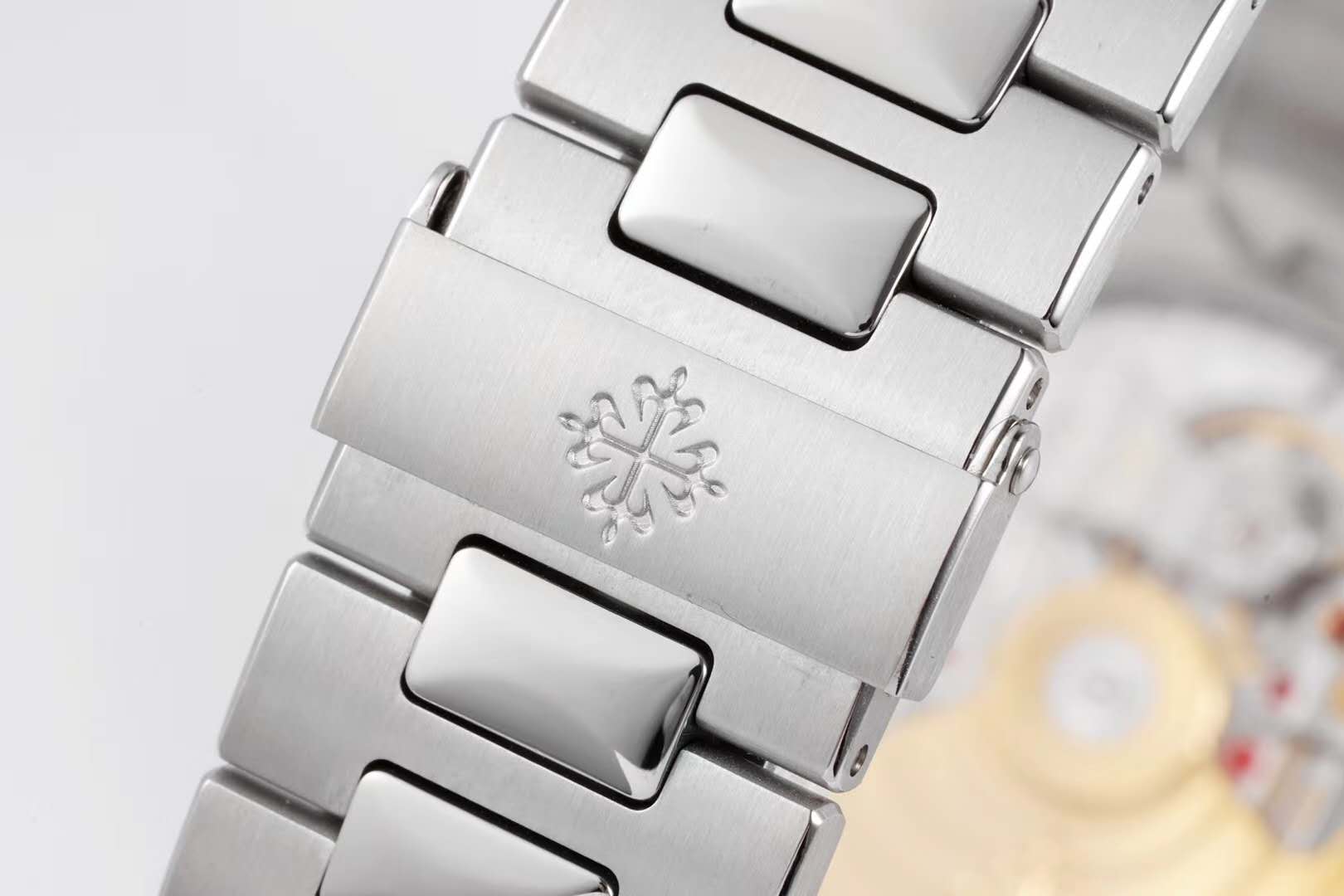 nautilus jumbo 5711/1a-011 white dial with Di*m*nd bezel