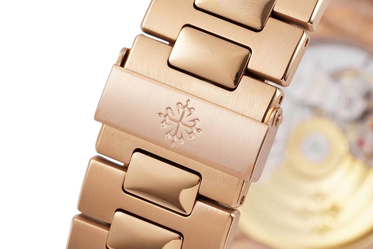 nautilus jumbo 5711/1r white dial with Di*m*nd bezel