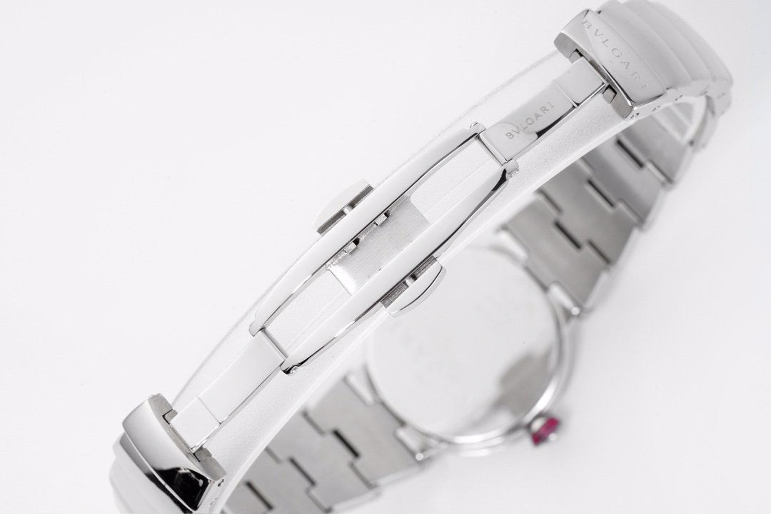 lvcea black dial in steel with Di*m*nd bezel