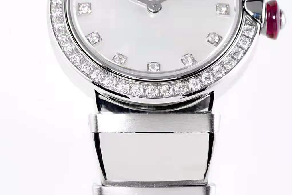 lvcea silver dial in steel with Di*m*nd bezel