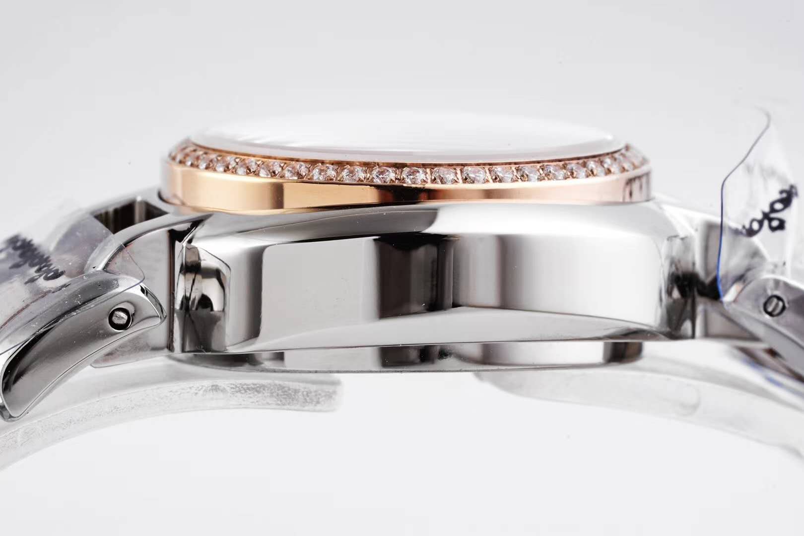 primaluna mop white dial with Di*m*nd markers and Di*m*nd bezel in rose gold