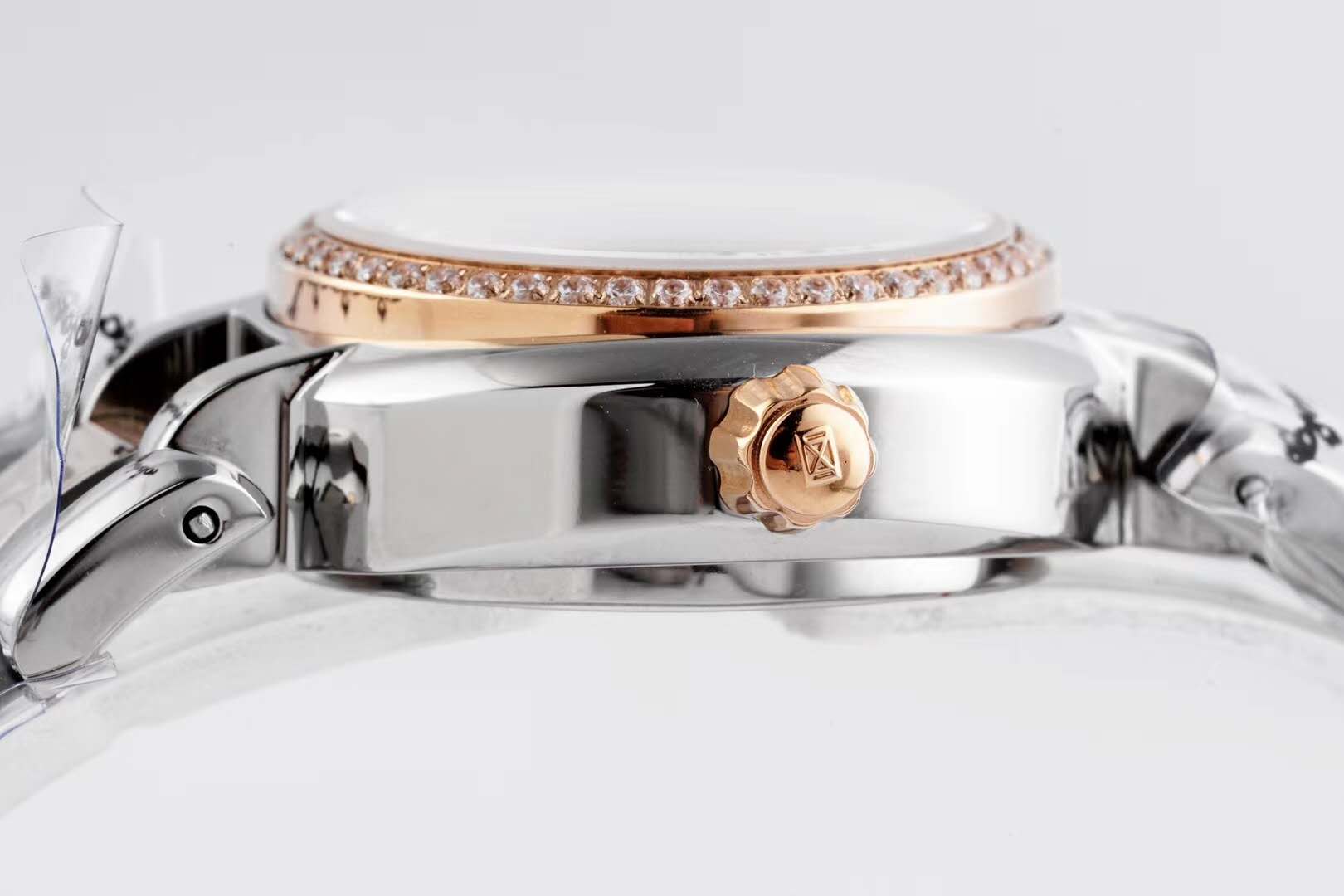 primaluna mop white dial with Di*m*nd markers and Di*m*nd bezel in rose gold