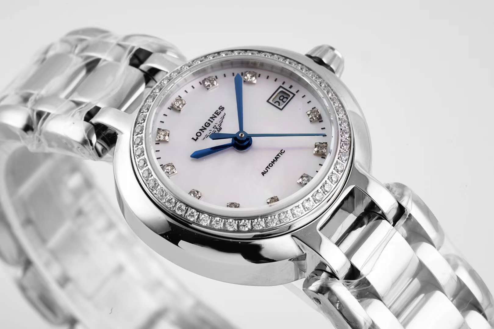 primaluna mop white dial with Di*m*nd markers and Di*m*nd bezel