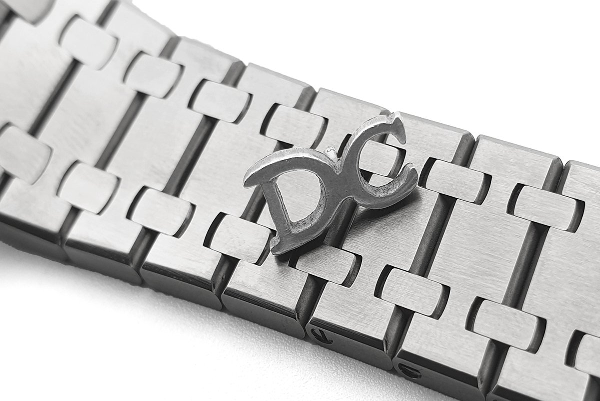 Lady Royal Oak 67650 White Dial in Steel