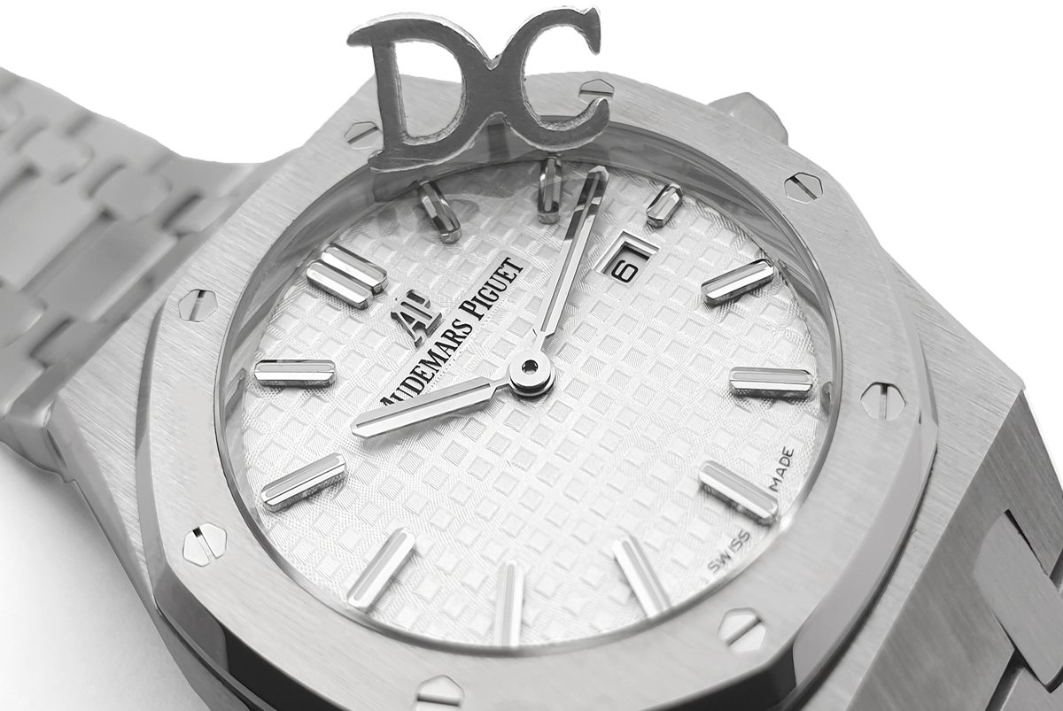 Lady Royal Oak 67650 White Dial in Steel