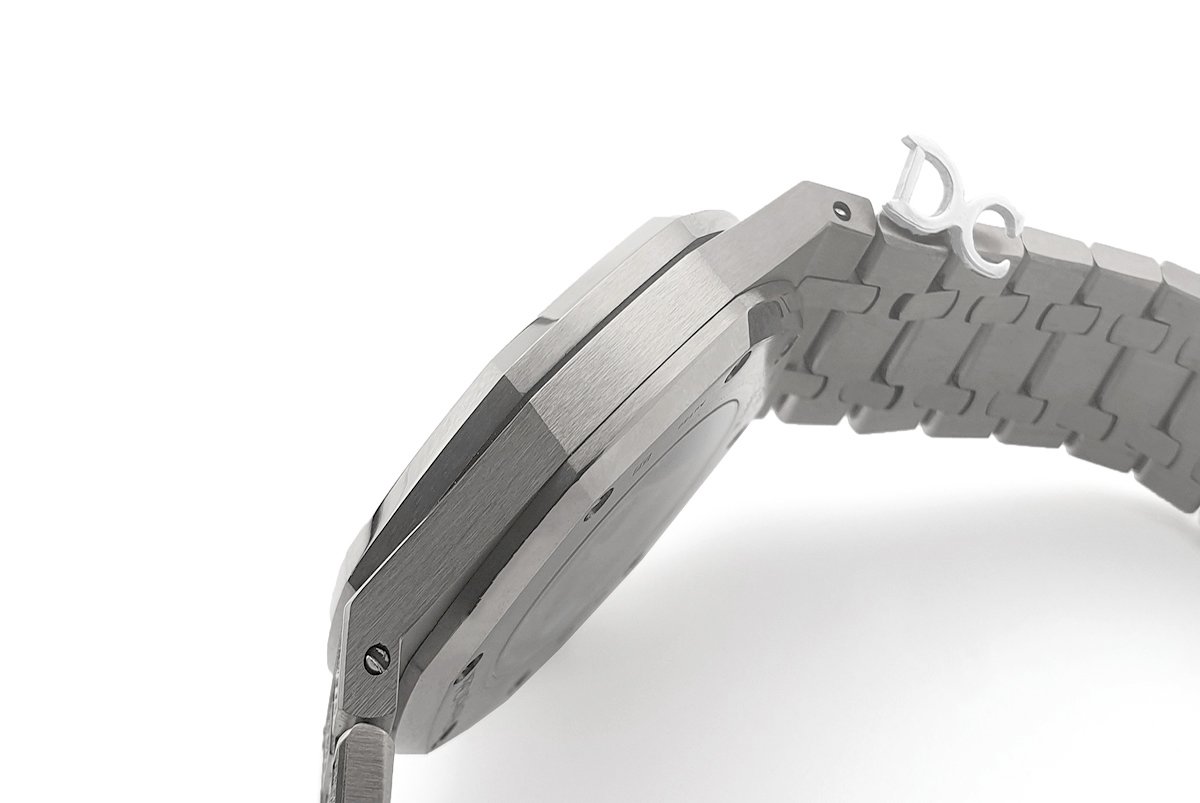 royal oak 41mm 15402 full Di*m*nd paved in white gold on bracelet