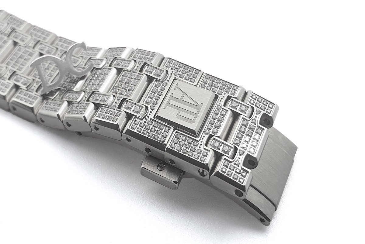 royal oak 41mm 15402 full Di*m*nd paved in white gold on bracelet