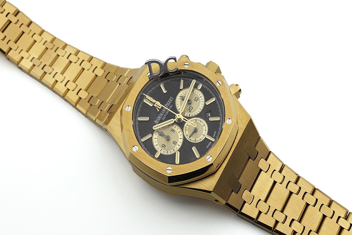 Royal Oak Self-Winding Chronograph Black/Gold Dial in Yellow Gold