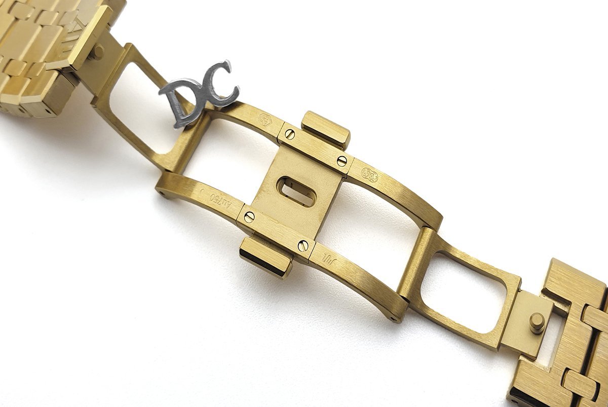 Royal Oak Self-Winding Chronograph Blue Dial in Yellow Gold