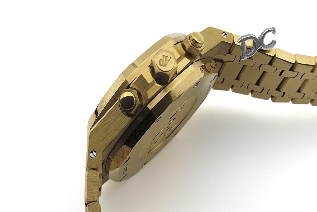 Royal Oak Self-Winding Chronograph Blue Dial in Yellow Gold