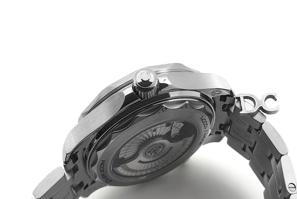 Seamaster Diver 300M Omega Co-Axial Master Chronometer 42mm White Dial with Black Bezel