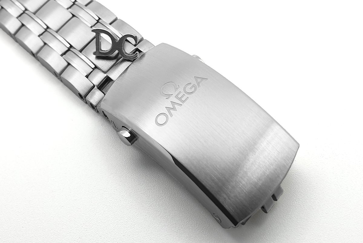 Seamaster Diver 300M Omega Co-Axial Master Chronometer 42mm White Dial with Black Bezel