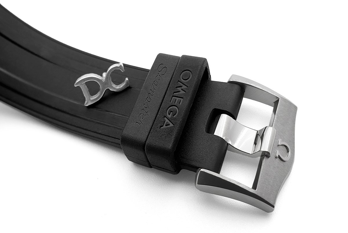 Seamaster Diver 300M Co-Axial Master Chronometer White Dial on Black Rubber Strap