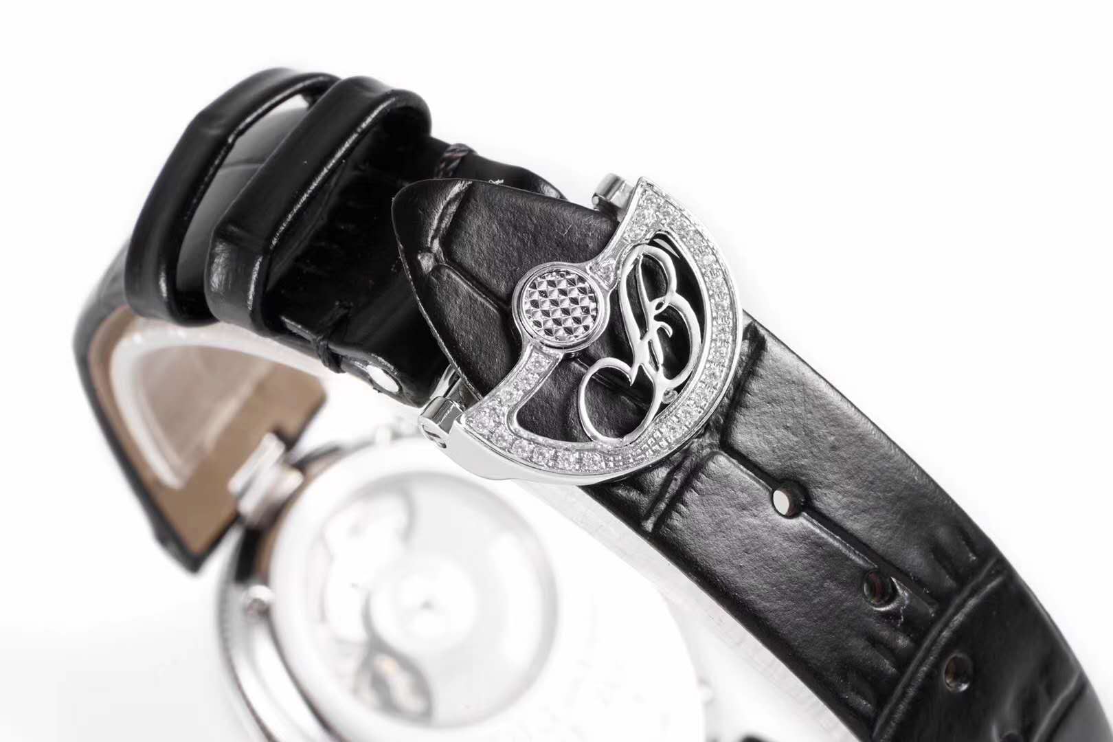 Reine de Naples in White Gold