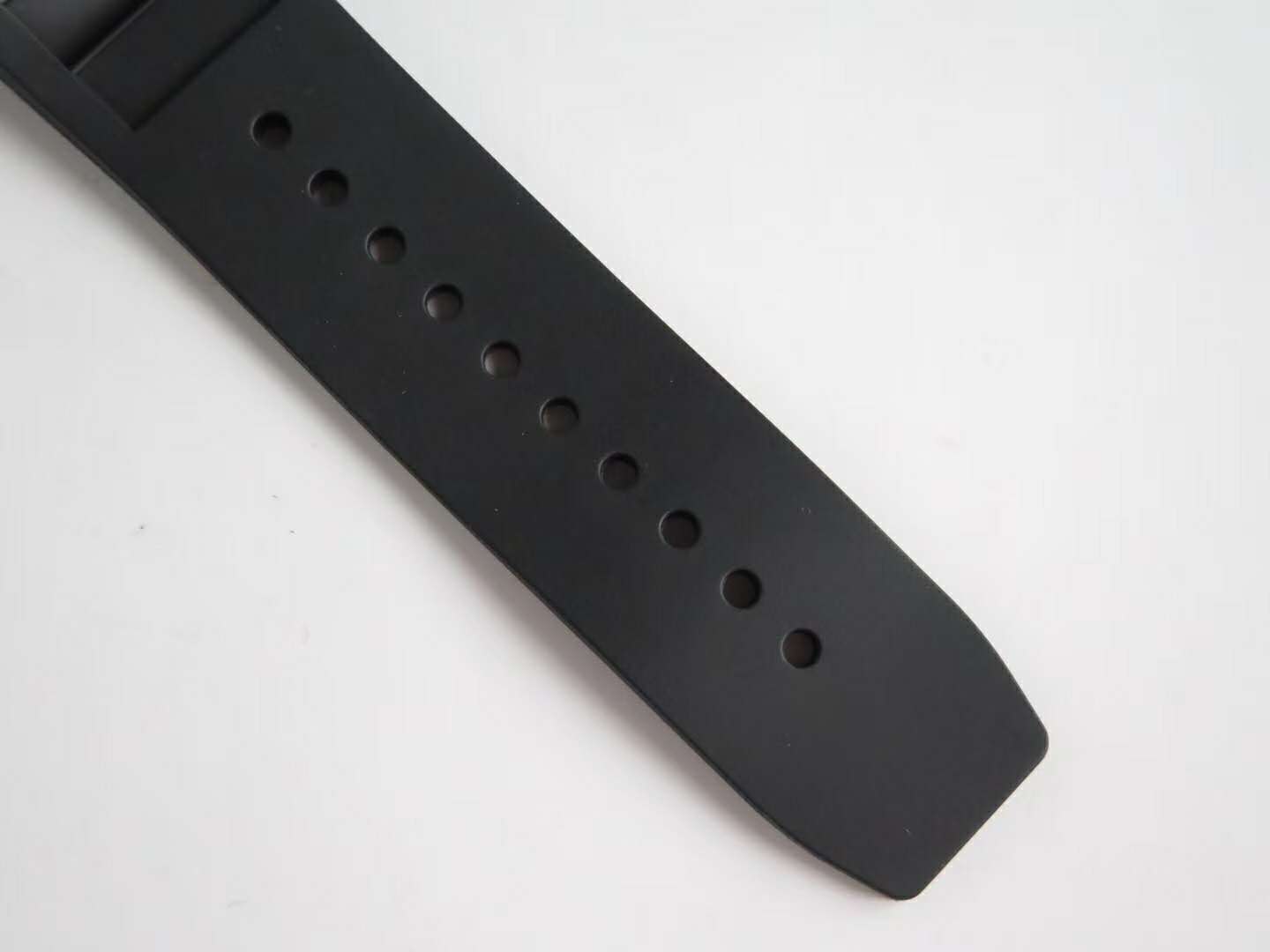 RM 052-01 Tourbillon Skull in Rose Gold