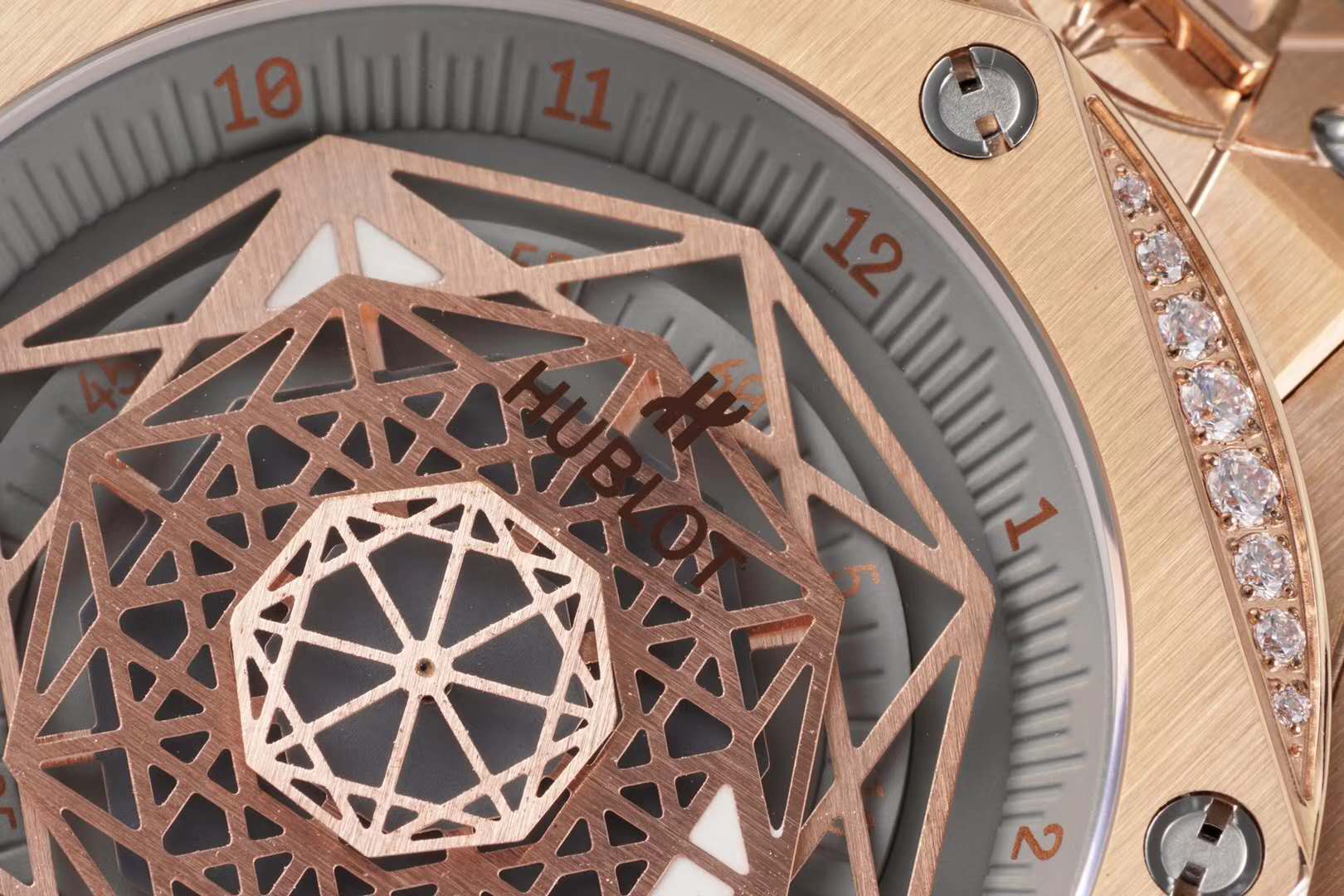 big bang unico sang bleu in rose gold with Di*m*nd bezel on brown leather strap