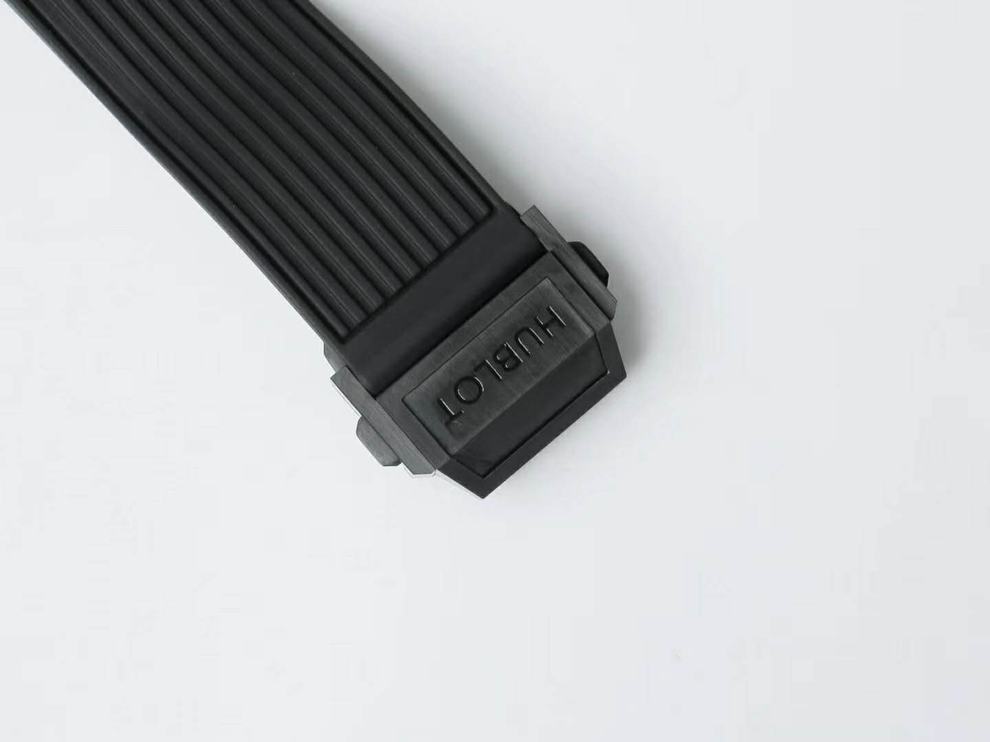 big bang unico black magic with rainbow Di*m*nds