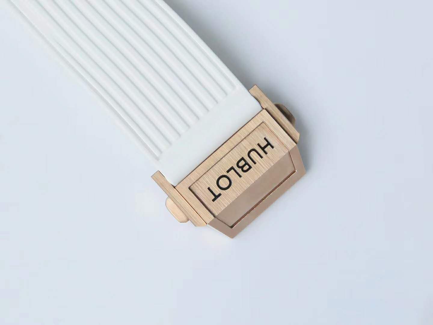 big bang unico gold white with Di*m*nd