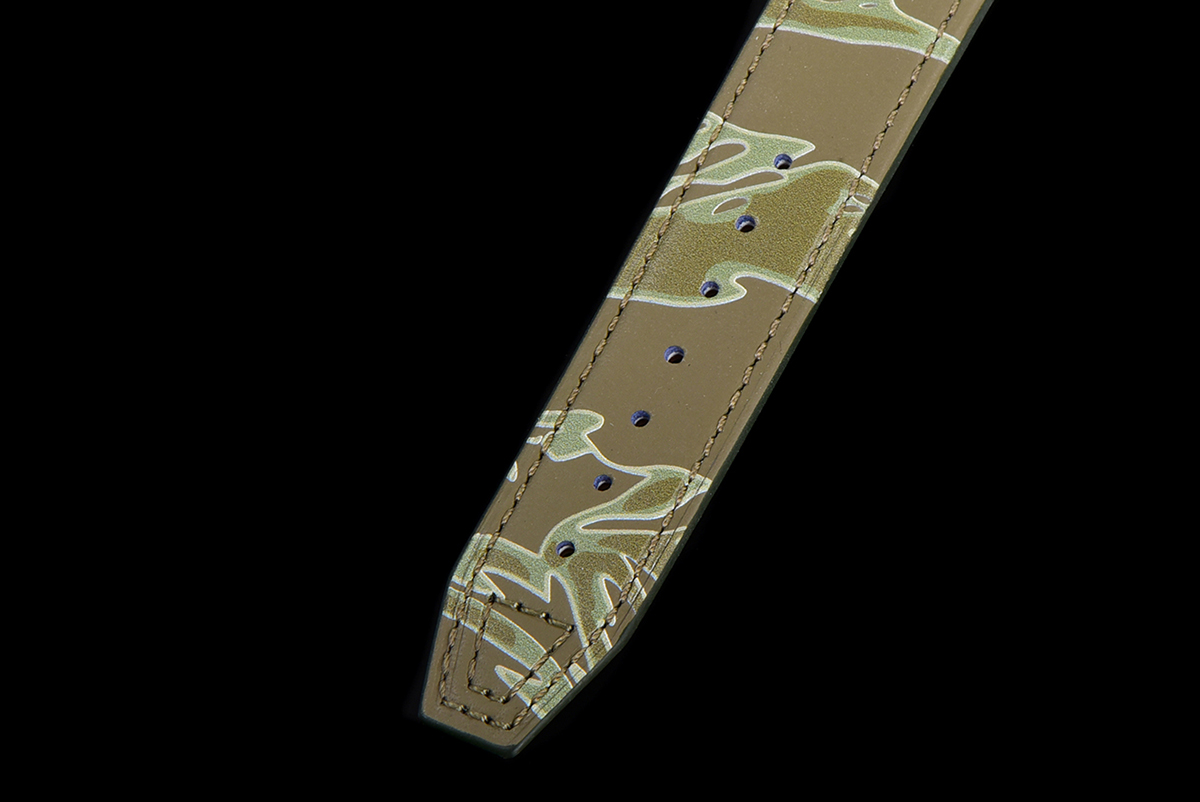 Big Pilot’s Watch 43 IW329802 Top Gun Edition Woodland on Camo Strap